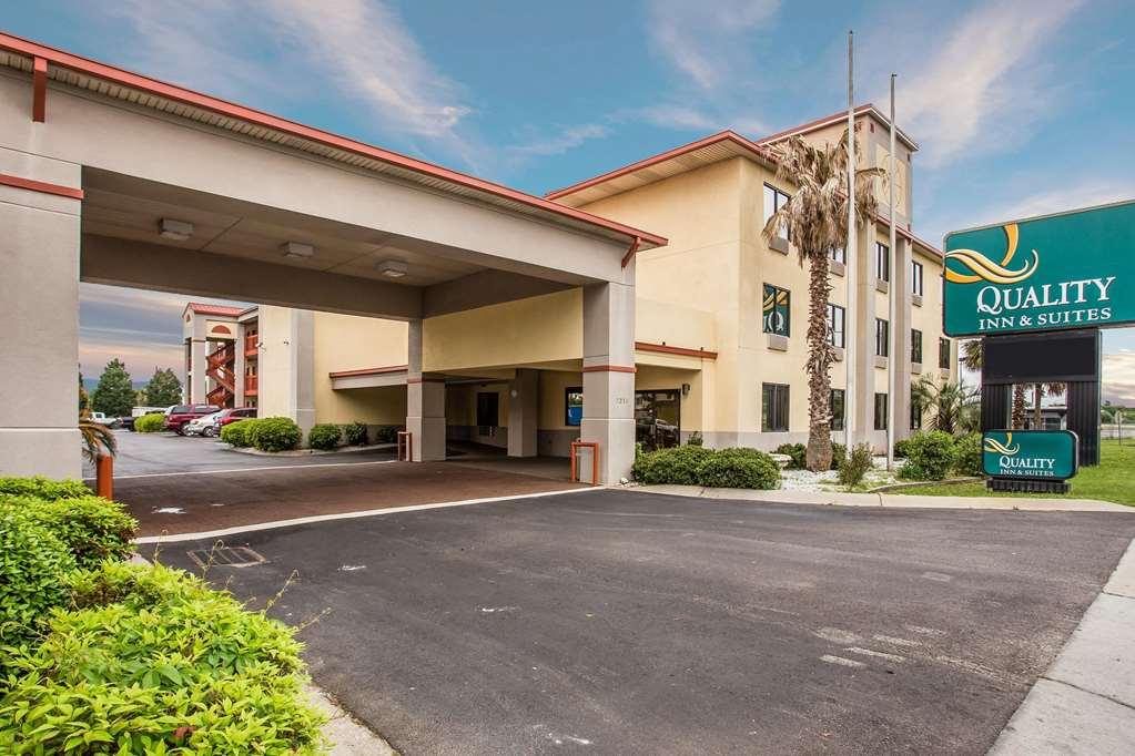 Quality Inn And Suites Ft Jackson Maingate Columbia Exterior photo