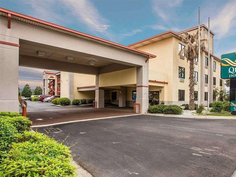 Quality Inn And Suites Ft Jackson Maingate Columbia Exterior photo