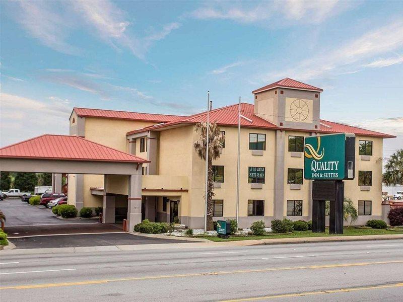 Quality Inn And Suites Ft Jackson Maingate Columbia Exterior photo