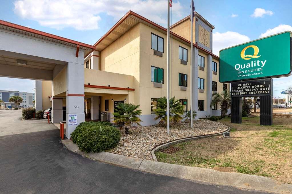 Quality Inn And Suites Ft Jackson Maingate Columbia Exterior photo