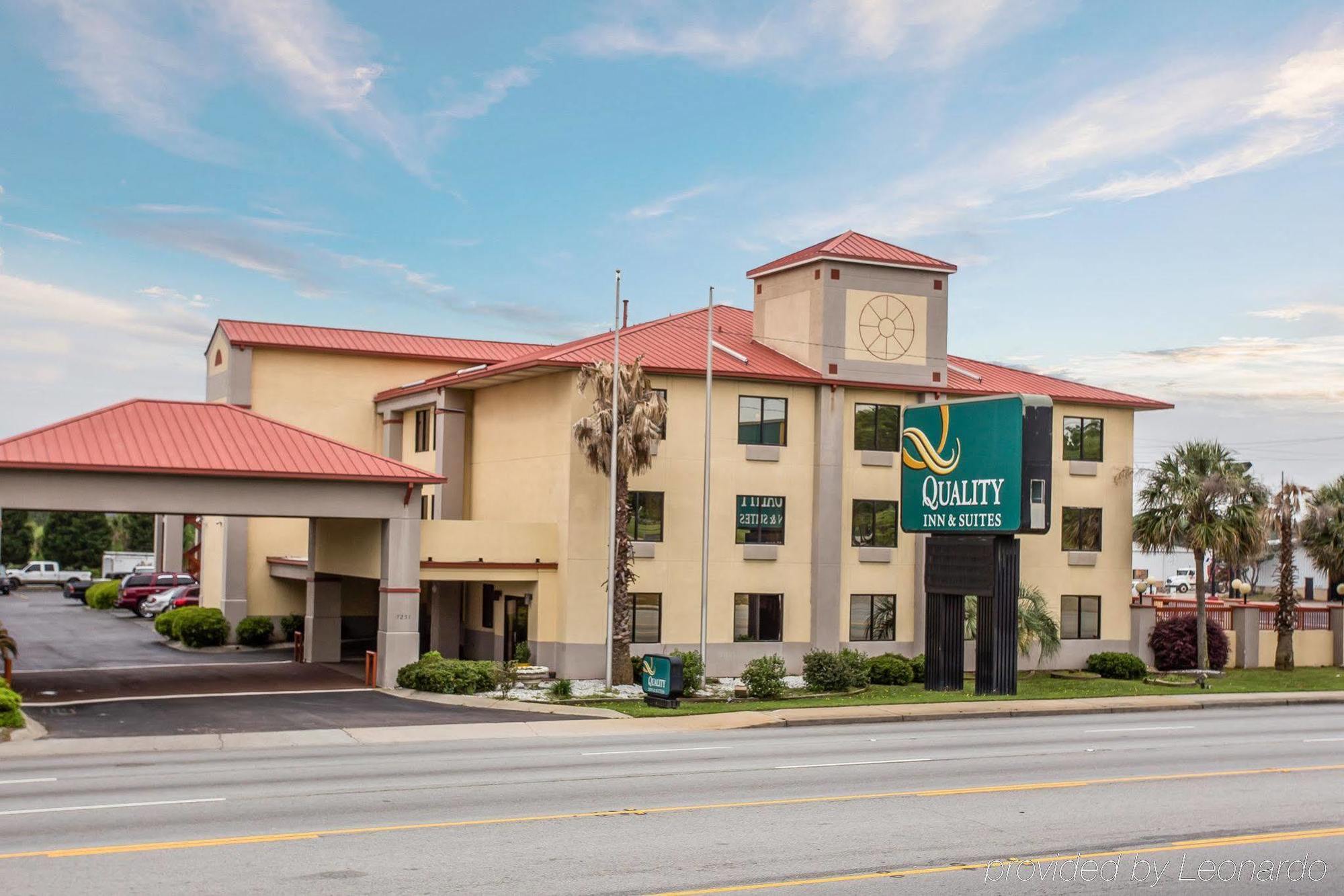 Quality Inn And Suites Ft Jackson Maingate Columbia Exterior photo